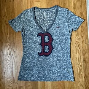 Red Sox Nike Women’s V-Neck T-shirt Size L